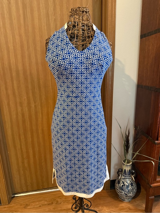 Ann Taylor Dresses & Skirts - Ann Taylor Blue and White Geometric Halter Midi Dress with V-Neck